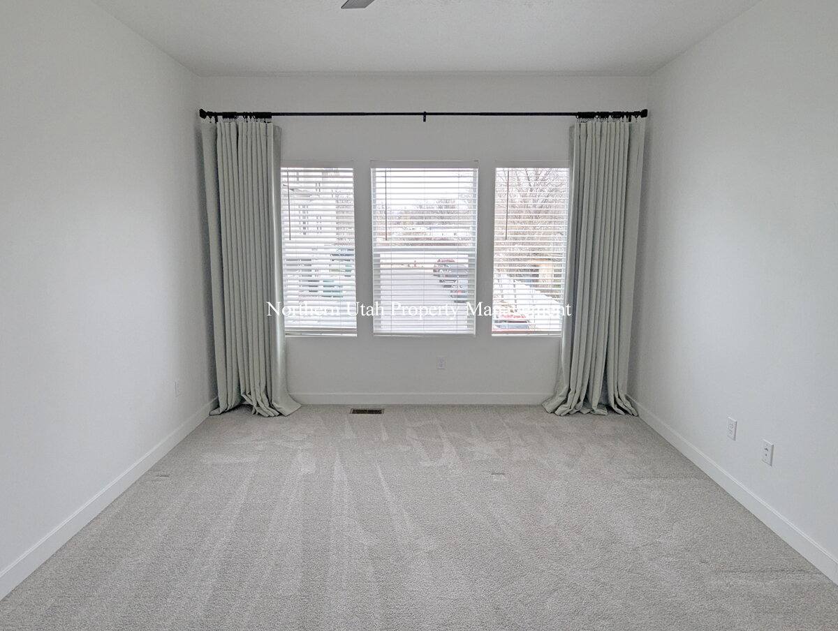 Townhouse for rent at 313 W 25 N, Layton, UT 84041