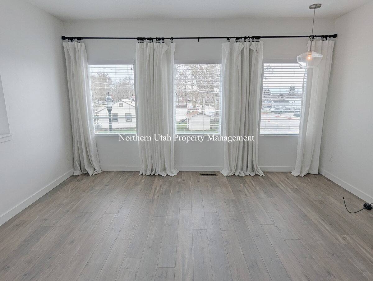 Townhouse for rent at 313 W 25 N, Layton, UT 84041
