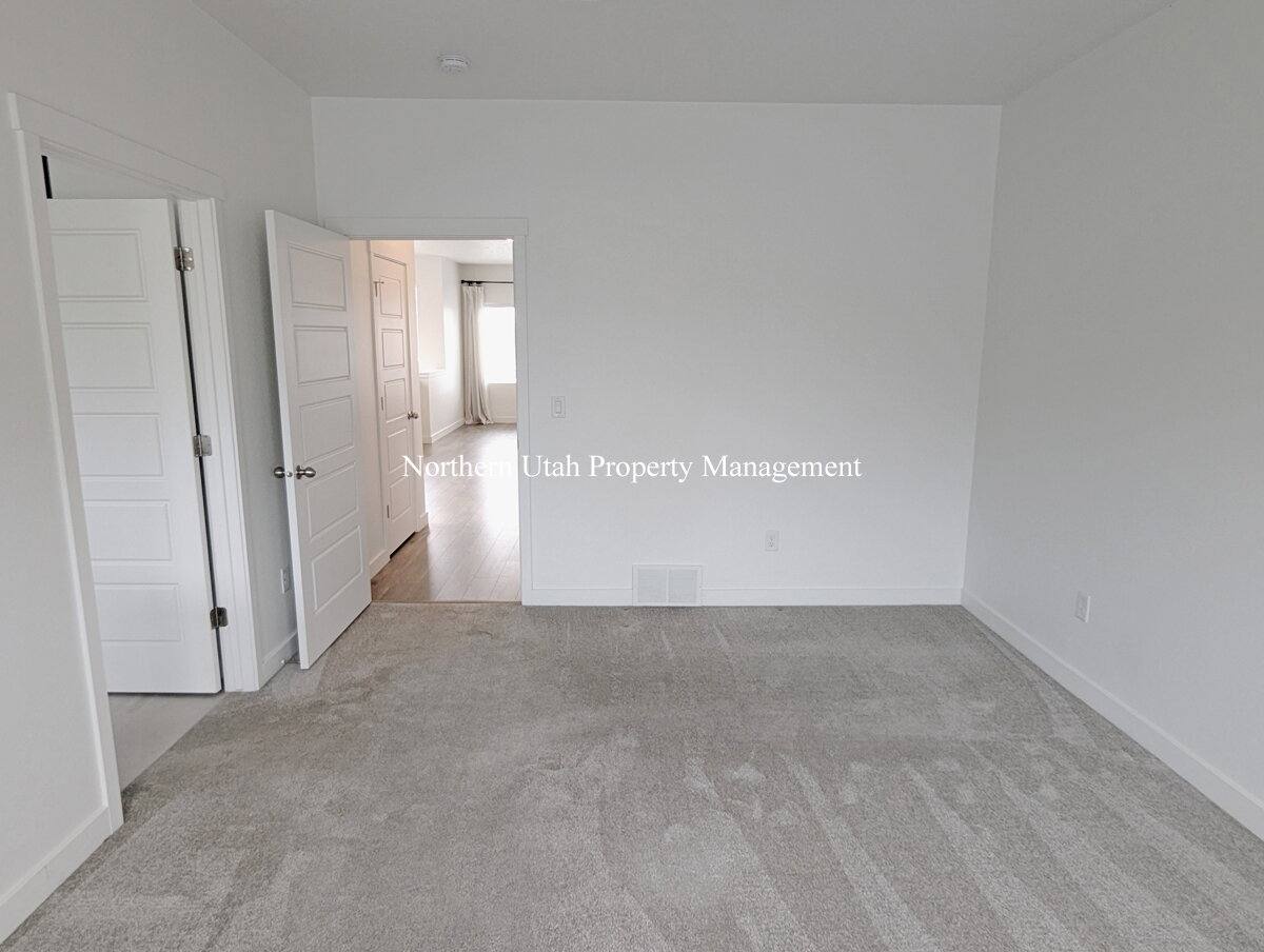 Townhouse for rent at 313 W 25 N, Layton, UT 84041