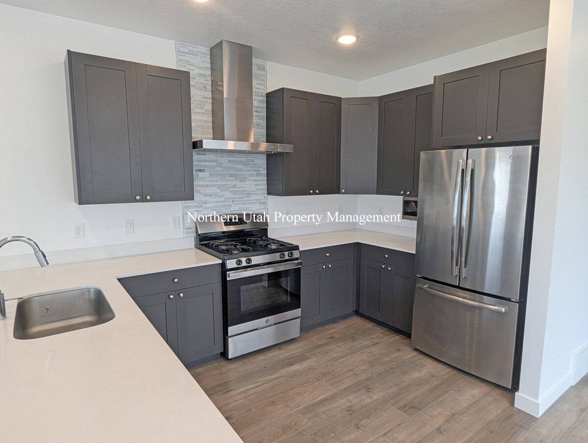 Townhouse for rent at 313 W 25 N, Layton, UT 84041