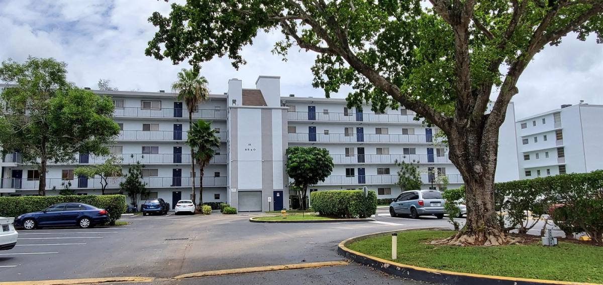 Apartment for rent at 8540 N Sherman Circle #504, Hollywood, FL 33025