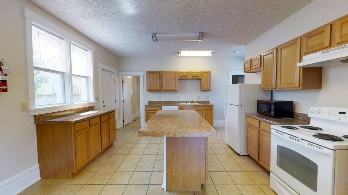House for rent at 225 E 11th Ave, Columbus, OH 43201