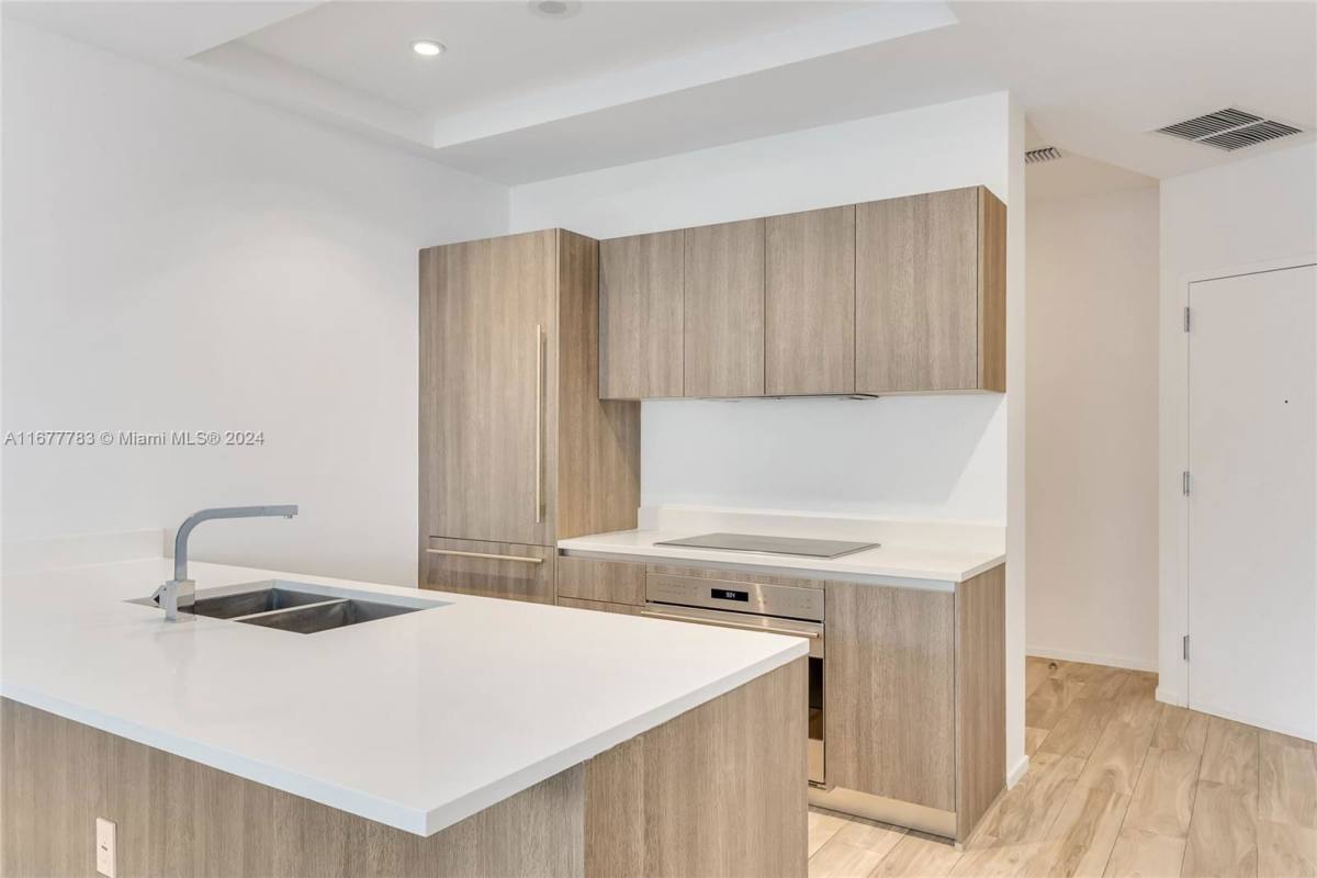 Apartment for rent at 801 S Miami Ave, Miami, FL 33130