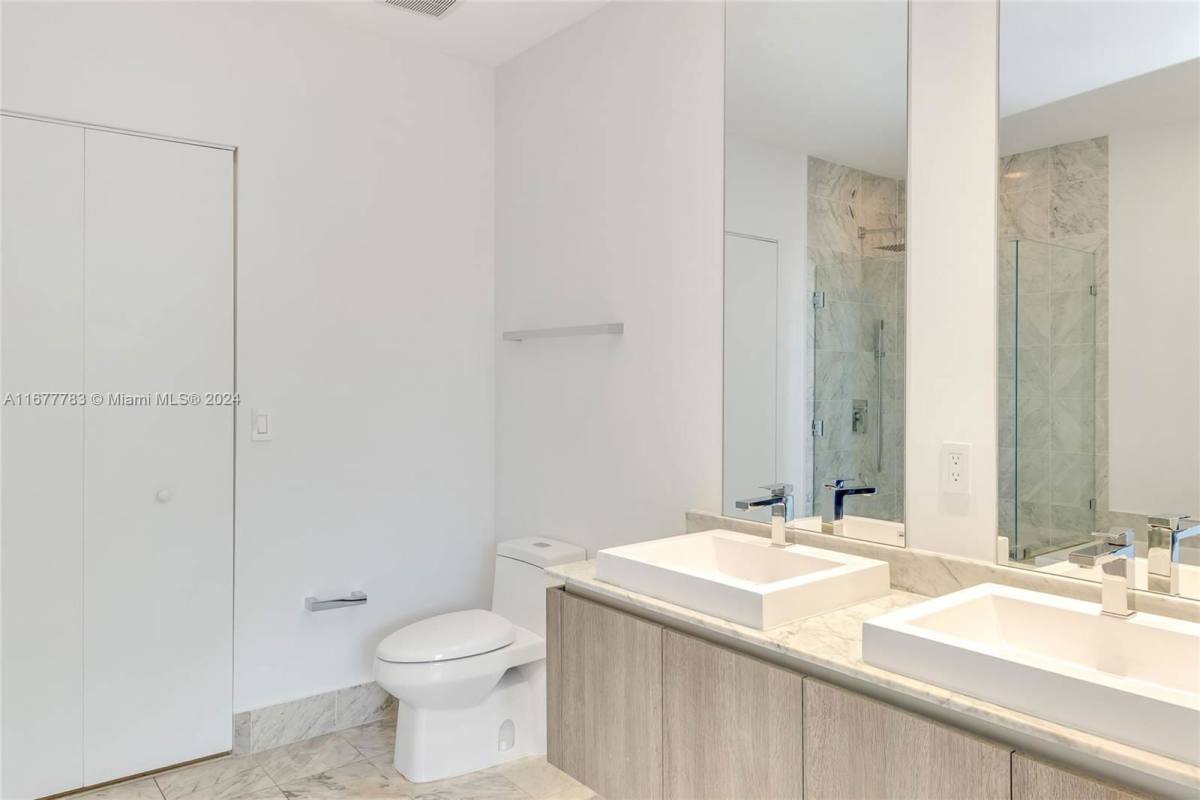 Apartment for rent at 801 S Miami Ave, Miami, FL 33130