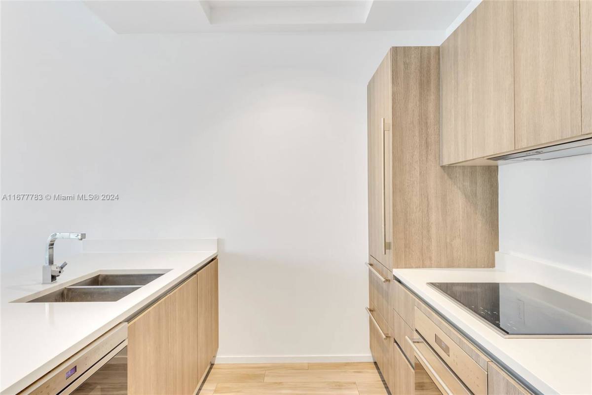 Apartment for rent at 801 S Miami Ave, Miami, FL 33130