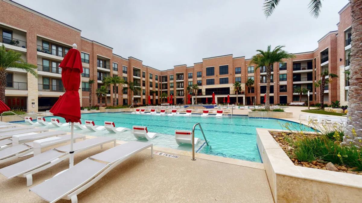Apartment for rent at 122 Lakeview Way, Katy, TX 77494