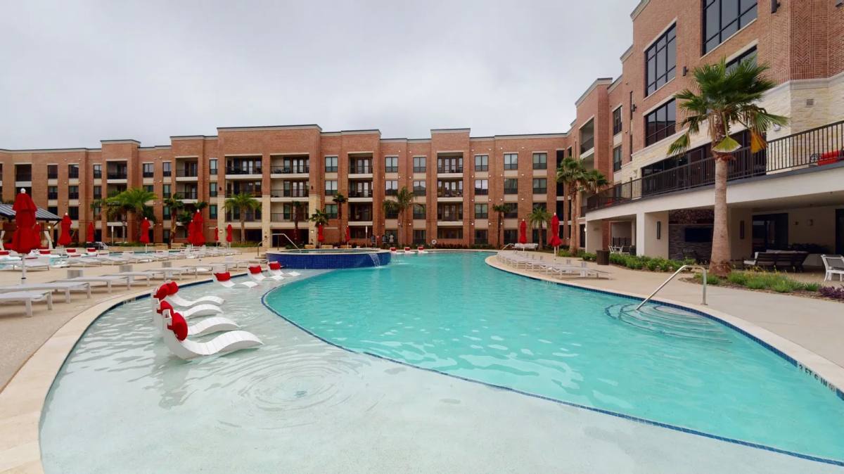 Apartment for rent at 122 Lakeview Way, Katy, TX 77494