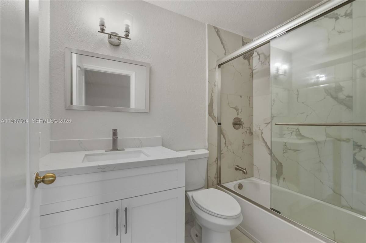 Townhouse for rent at 810 NE 212th Terrace #5, Miami, FL 33180
