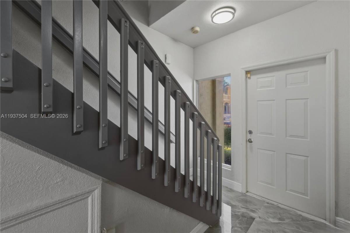 Townhouse for rent at 810 NE 212th Terrace #5, Miami, FL 33180