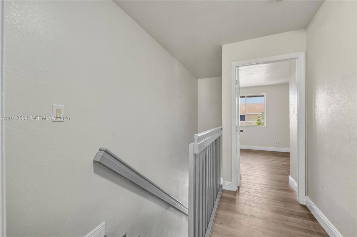 Townhouse for rent at 810 NE 212th Terrace #5, Miami, FL 33180