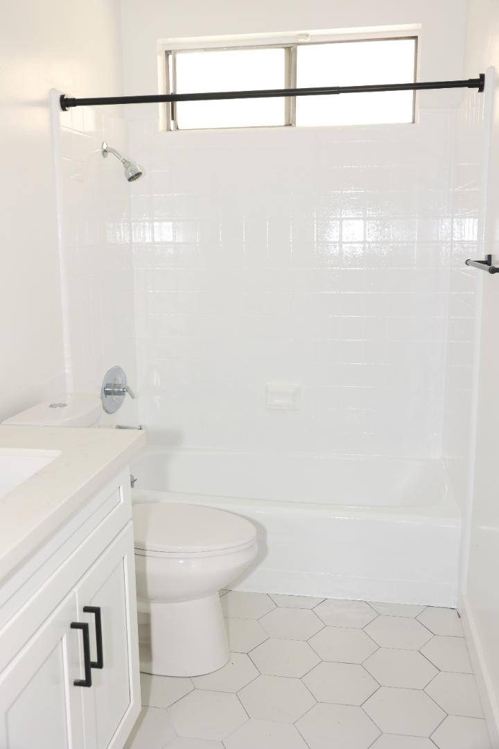 Apartment for rent at 3735 Cardiff Ave #4, Los Angeles, CA 90034