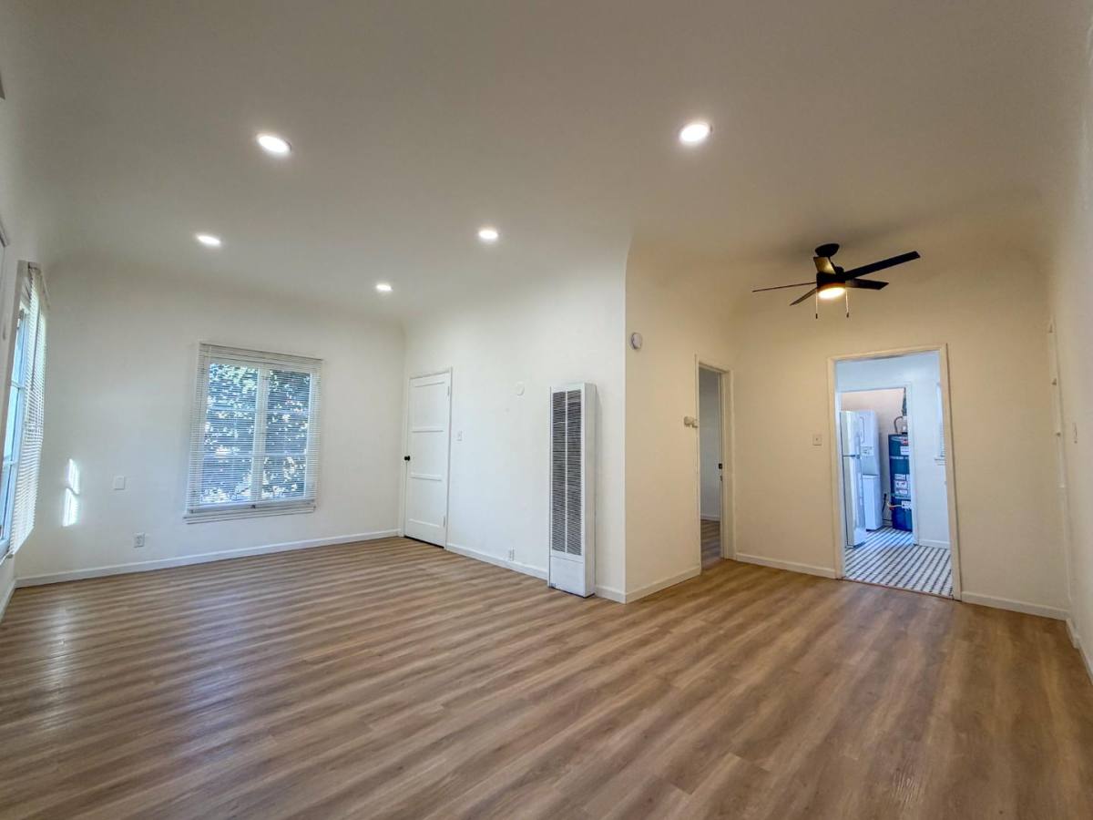 Apartment for rent at 810 E Chevy Chase Dr #810, Glendale, CA 91205