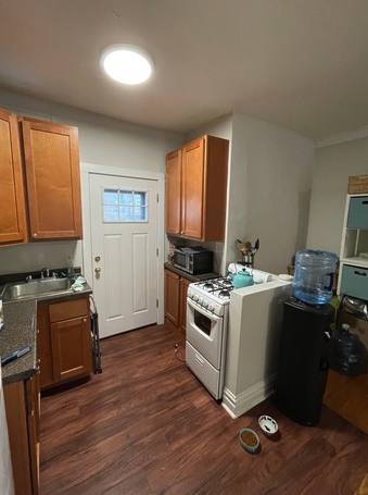 Apartment for rent at 631 W Roscoe St #B1, Chicago, IL 60657