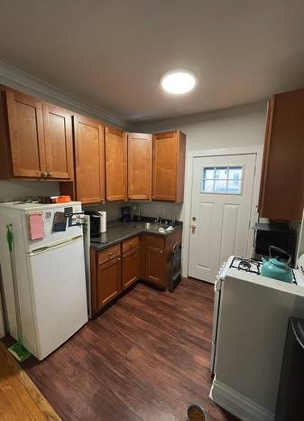 Apartment for rent at 631 W Roscoe St #B1, Chicago, IL 60657