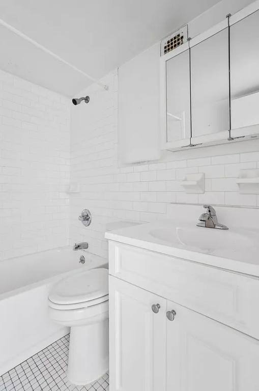 Apartment for rent at 77 Fulton St #4D, New York, NY 10038