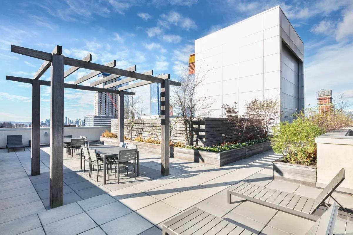 Apartment for rent at 515 Ninth Ave, New York, NY 10018