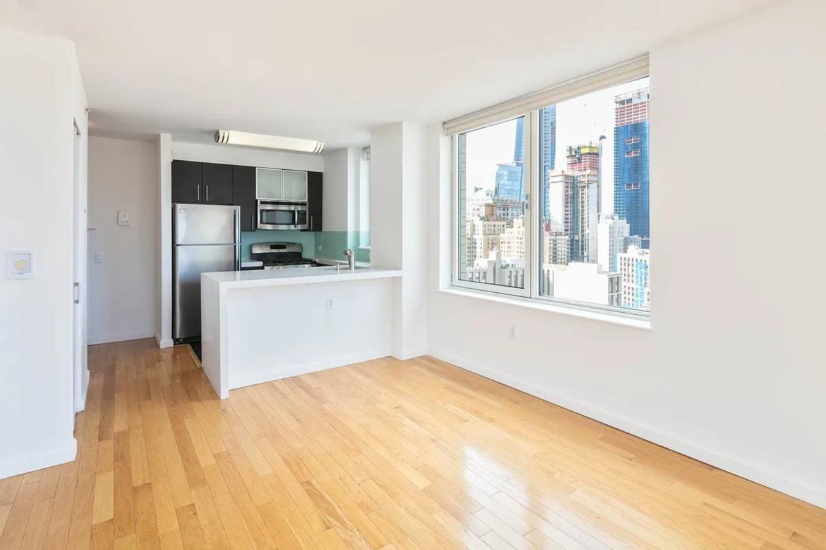 Apartment for rent at 515 Ninth Ave, New York, NY 10018