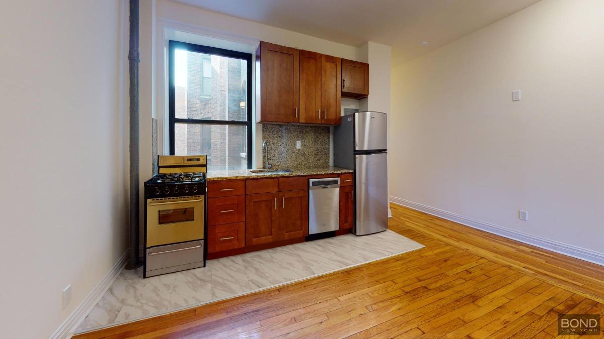 Apartment for rent at 324 W 84th St #51, New York, NY 10024