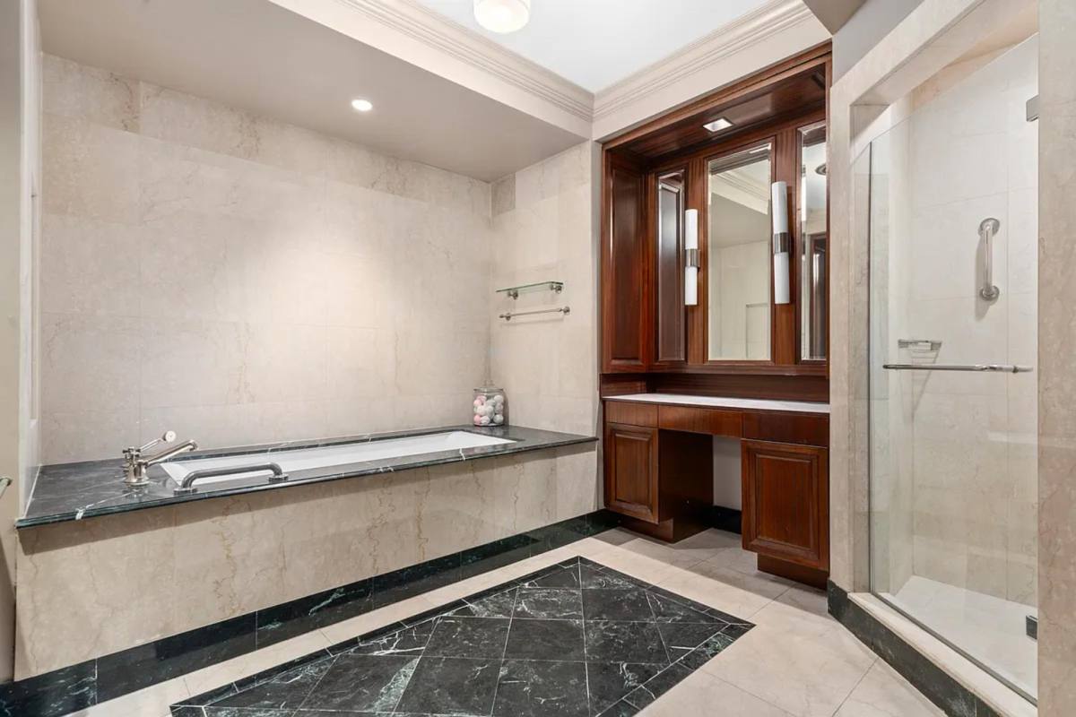 Apartment for rent at 55 Wall St #827, New York, NY 10005