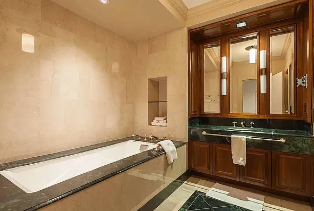 Apartment for rent at 55 Wall St #7D, New York, NY 10005