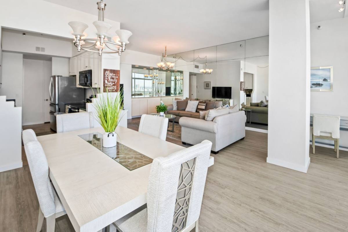 Apartment for rent at 1820 Avenida Del Mundo, Coronado, CA 92118