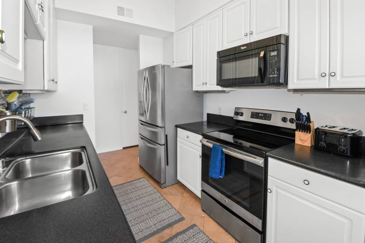Apartment for rent at 1820 Avenida Del Mundo, Coronado, CA 92118