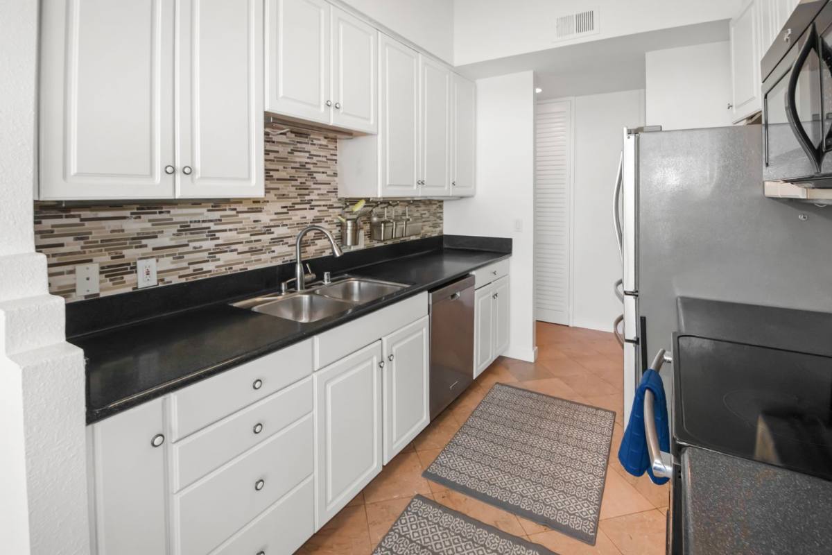 Apartment for rent at 1820 Avenida Del Mundo, Coronado, CA 92118