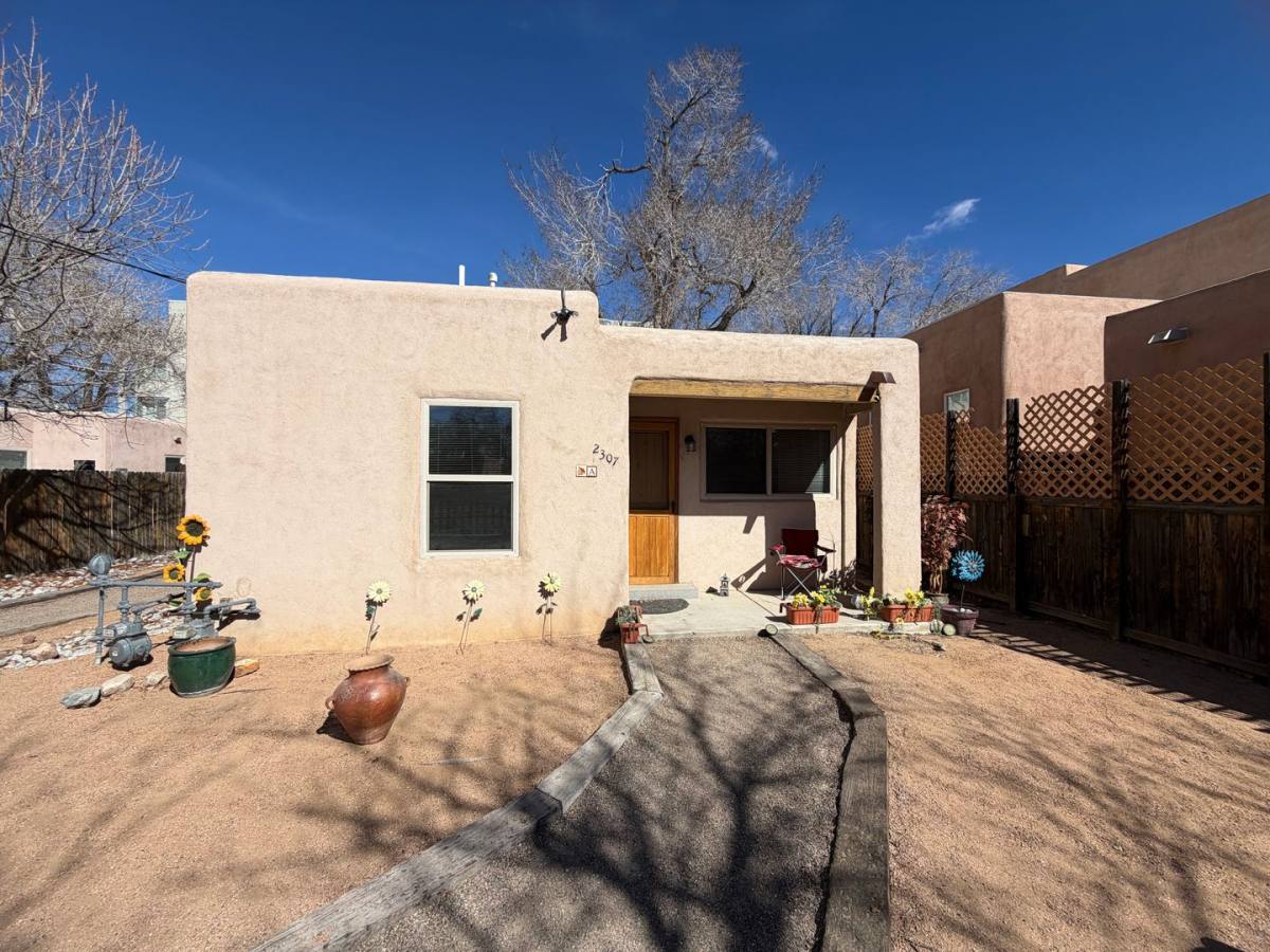 Apartment for rent at 2307-2309-2311 New York Ave SW, Albuquerque, NM 87104