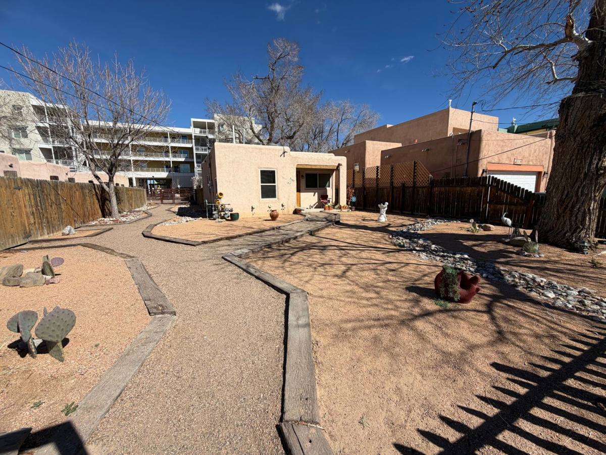 Apartment for rent at 2307-2309-2311 New York Ave SW, Albuquerque, NM 87104
