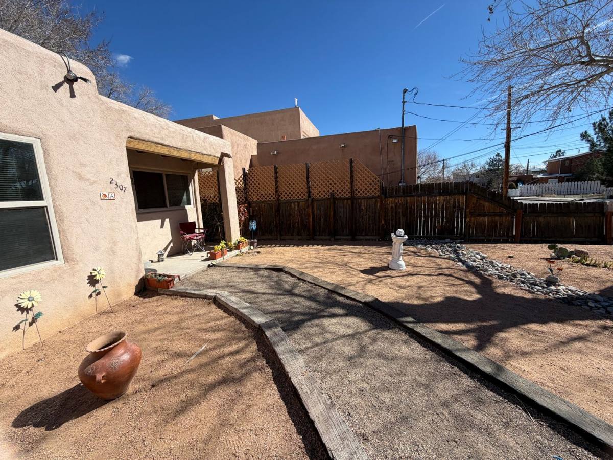 Apartment for rent at 2307-2309-2311 New York Ave SW, Albuquerque, NM 87104
