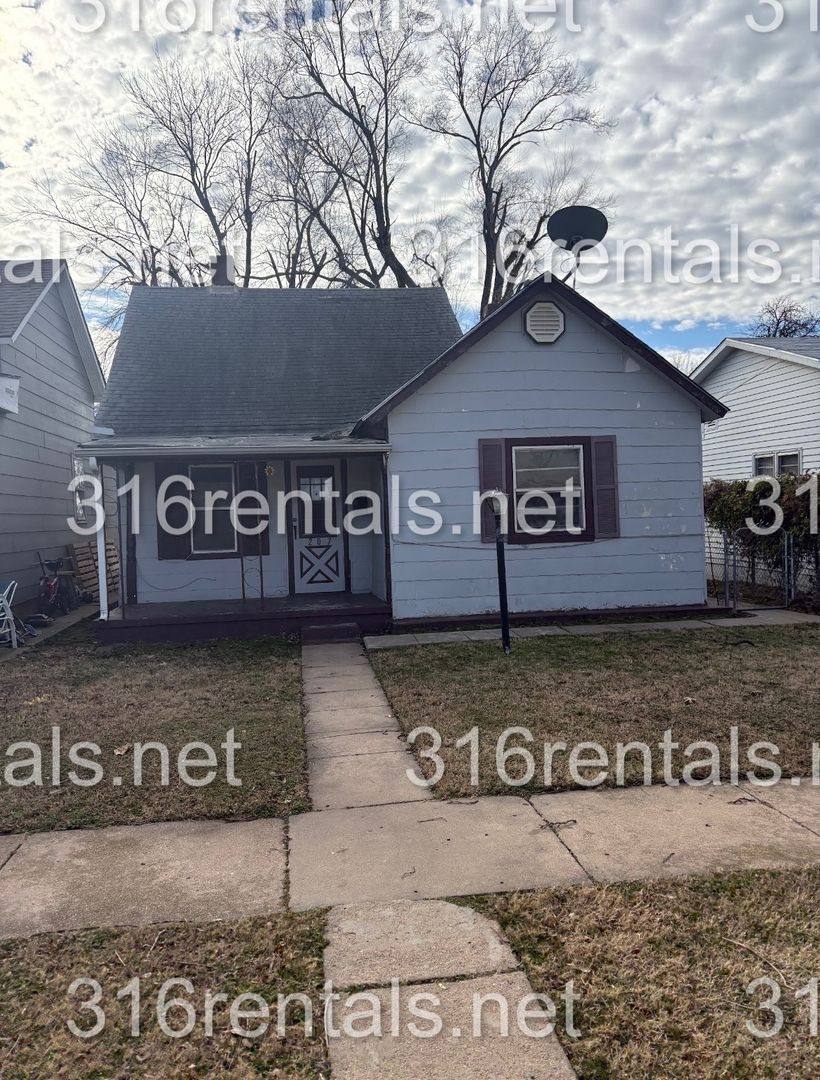 House for rent at 207 W 2nd St, Newton, KS 67114