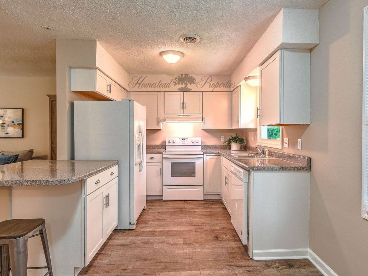 Apartment for rent at 2202 Greenbriar Circle, Johnson City, TN 37601