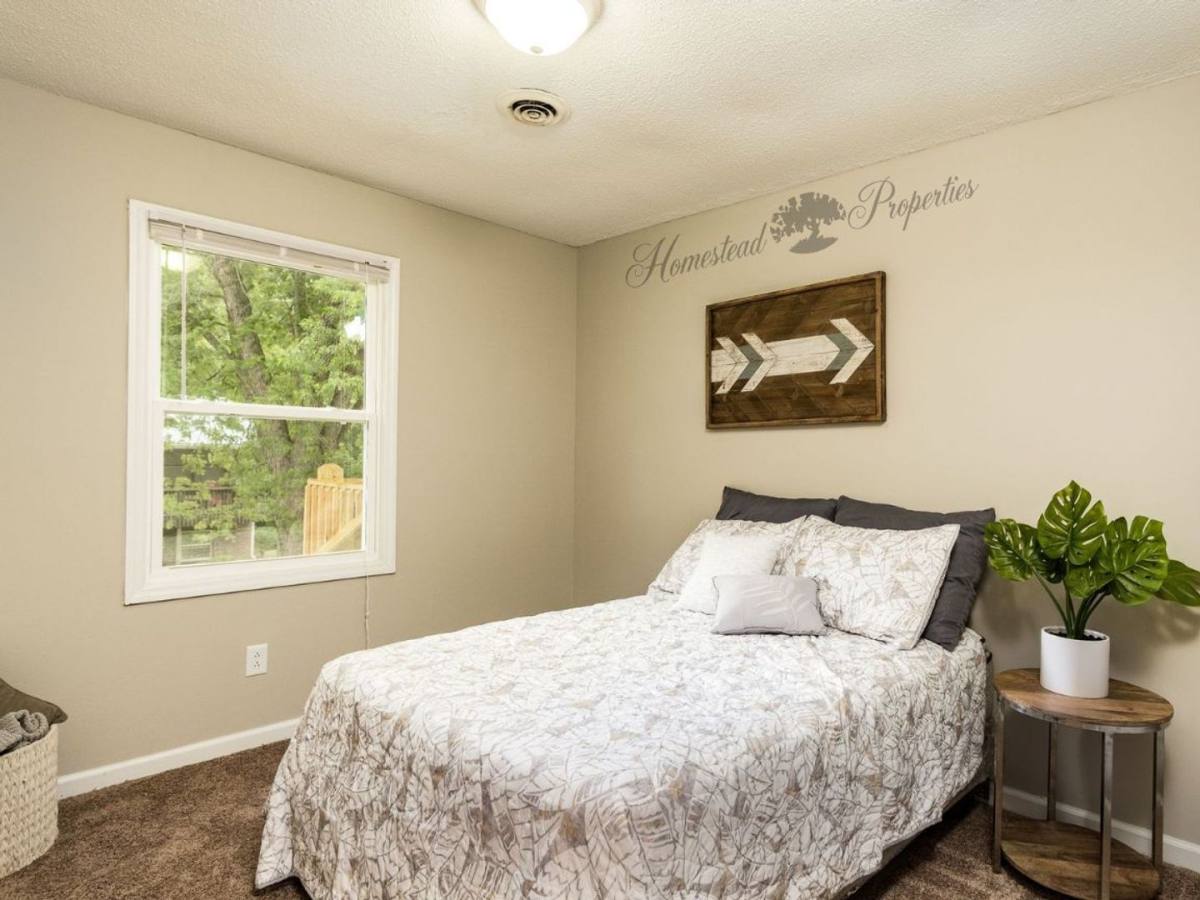 Apartment for rent at 2202 Greenbriar Circle, Johnson City, TN 37601