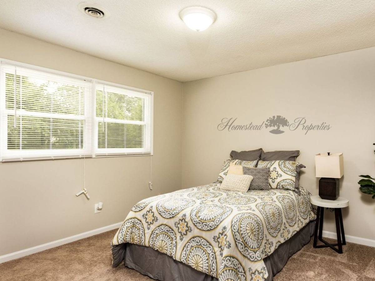 Apartment for rent at 2202 Greenbriar Circle, Johnson City, TN 37601