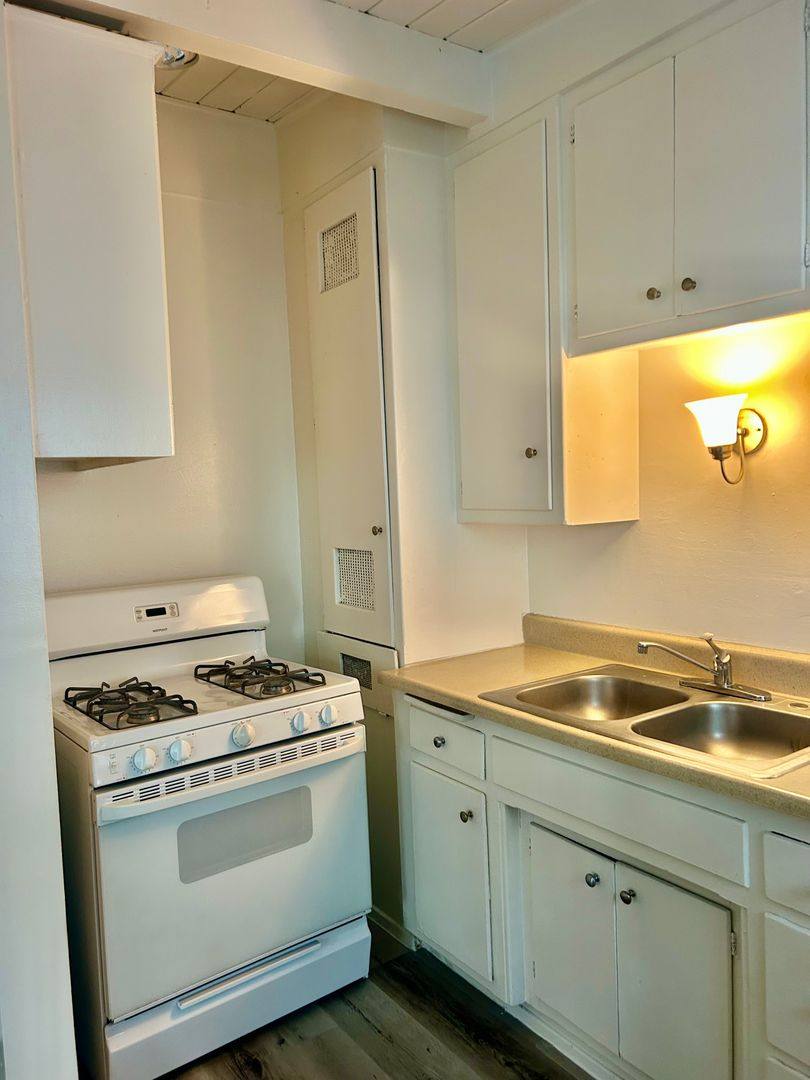 Apartment for rent at 1630 Pleasant Ave, Los Angeles, CA 90033