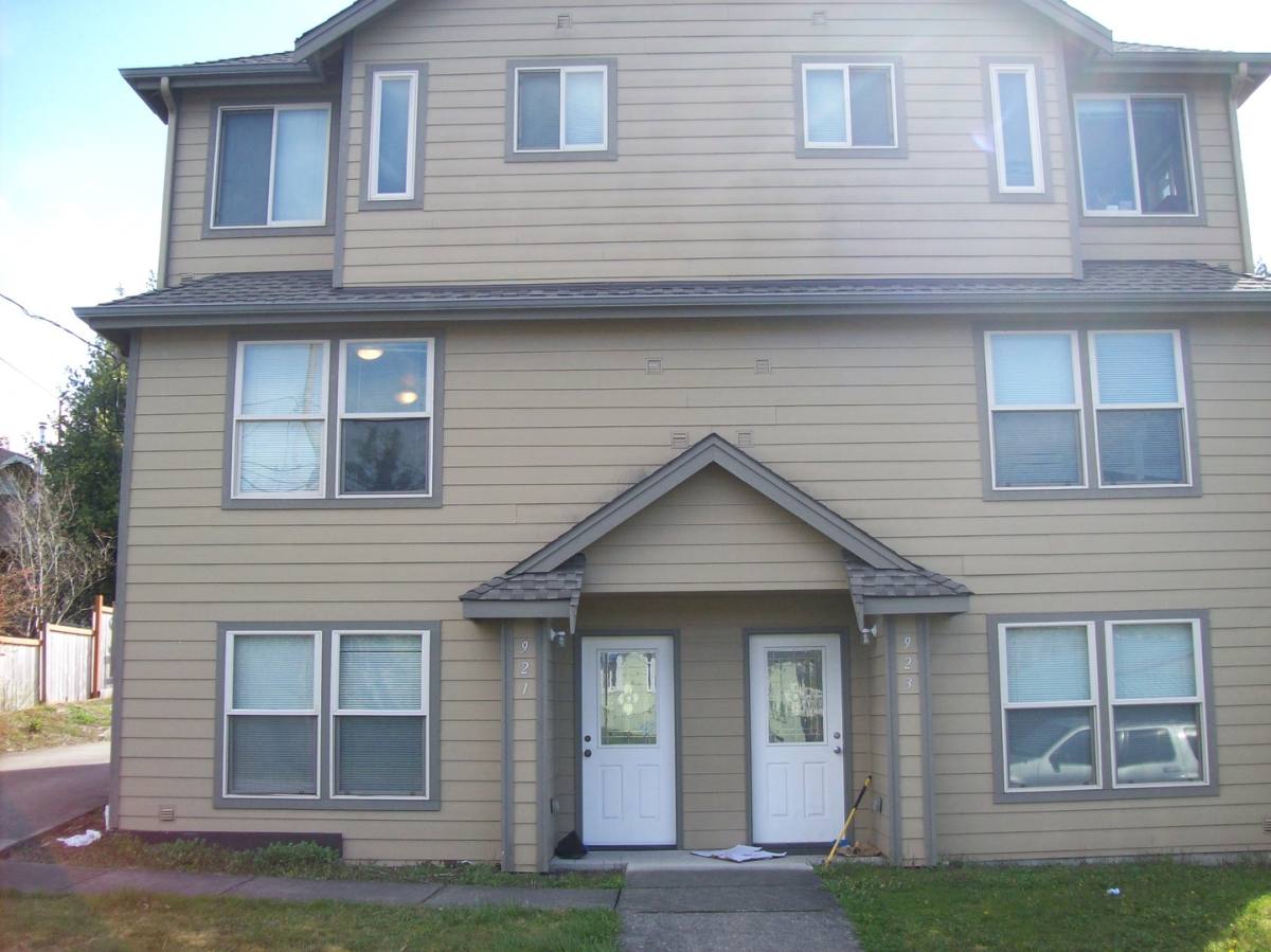 Apartment for rent at 919-23 24th St, Bellingham, WA 98225