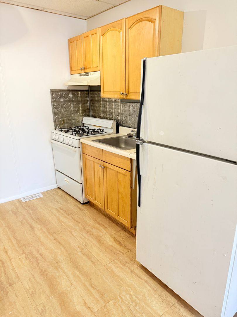 House for rent at 7 W 24th St, Baltimore, MD 21218