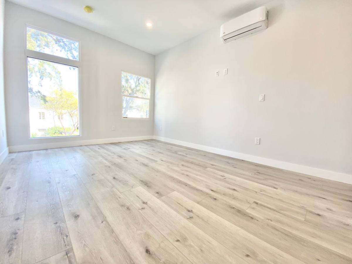 Apartment for rent at 141 N Swall Dr, Los Angeles, CA 90048