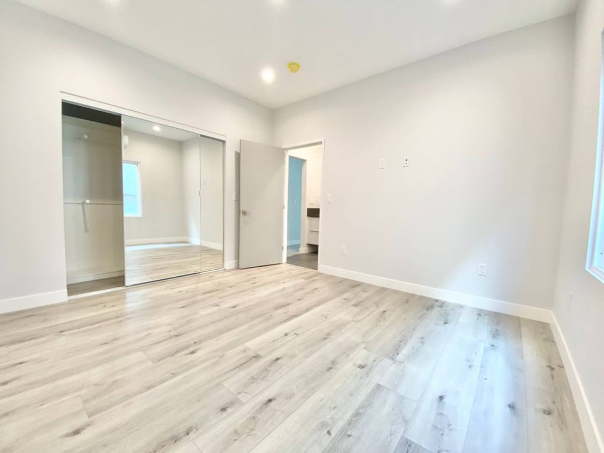 Apartment for rent at 141 N Swall Dr, Los Angeles, CA 90048