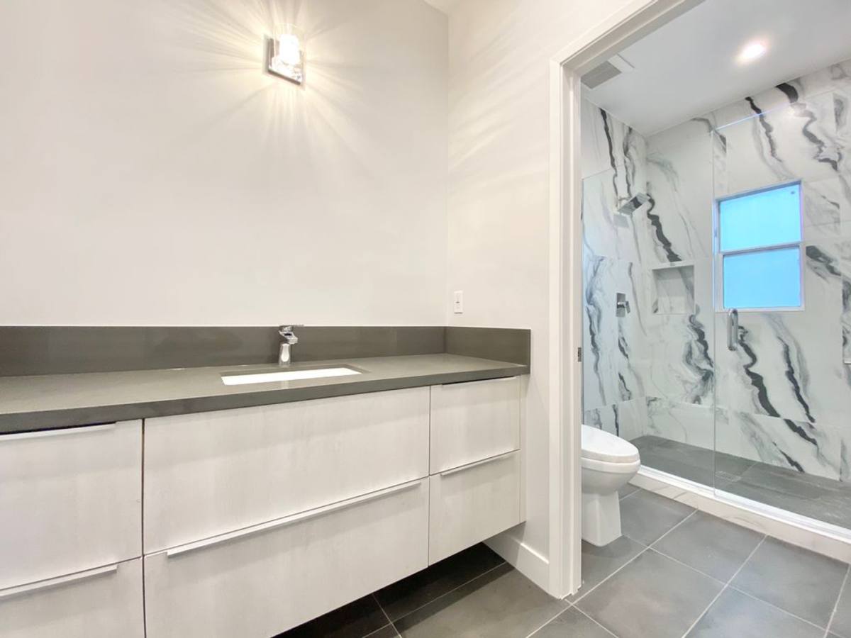 Apartment for rent at 141 N Swall Dr, Los Angeles, CA 90048