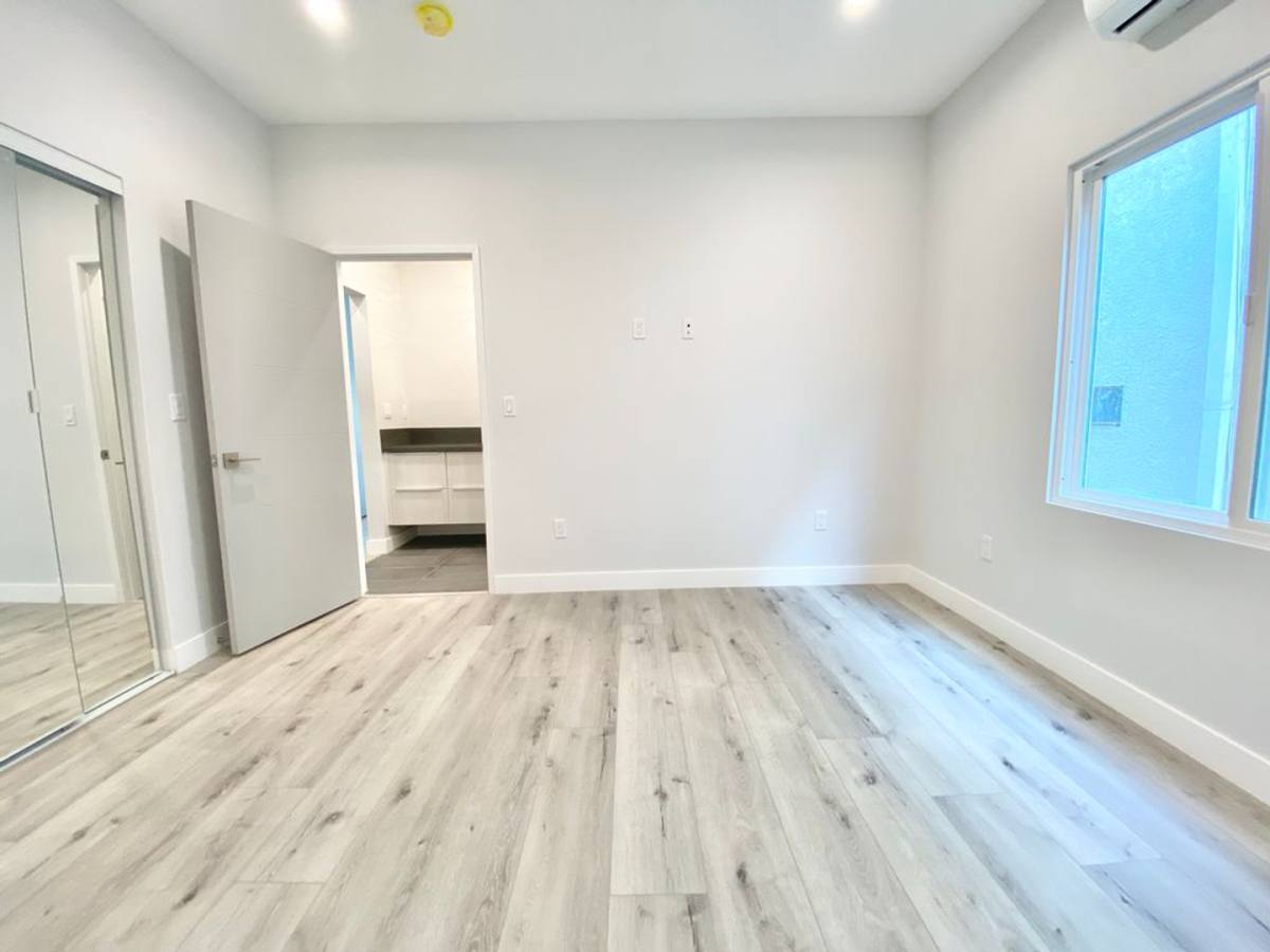 Apartment for rent at 141 N Swall Dr, Los Angeles, CA 90048