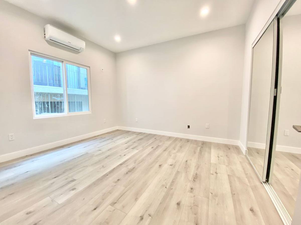 Apartment for rent at 141 N Swall Dr, Los Angeles, CA 90048