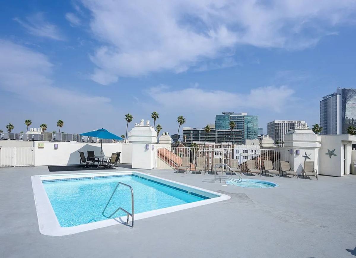 Condo for rent at 620 S Gramercy Place, Los Angeles, CA 90005