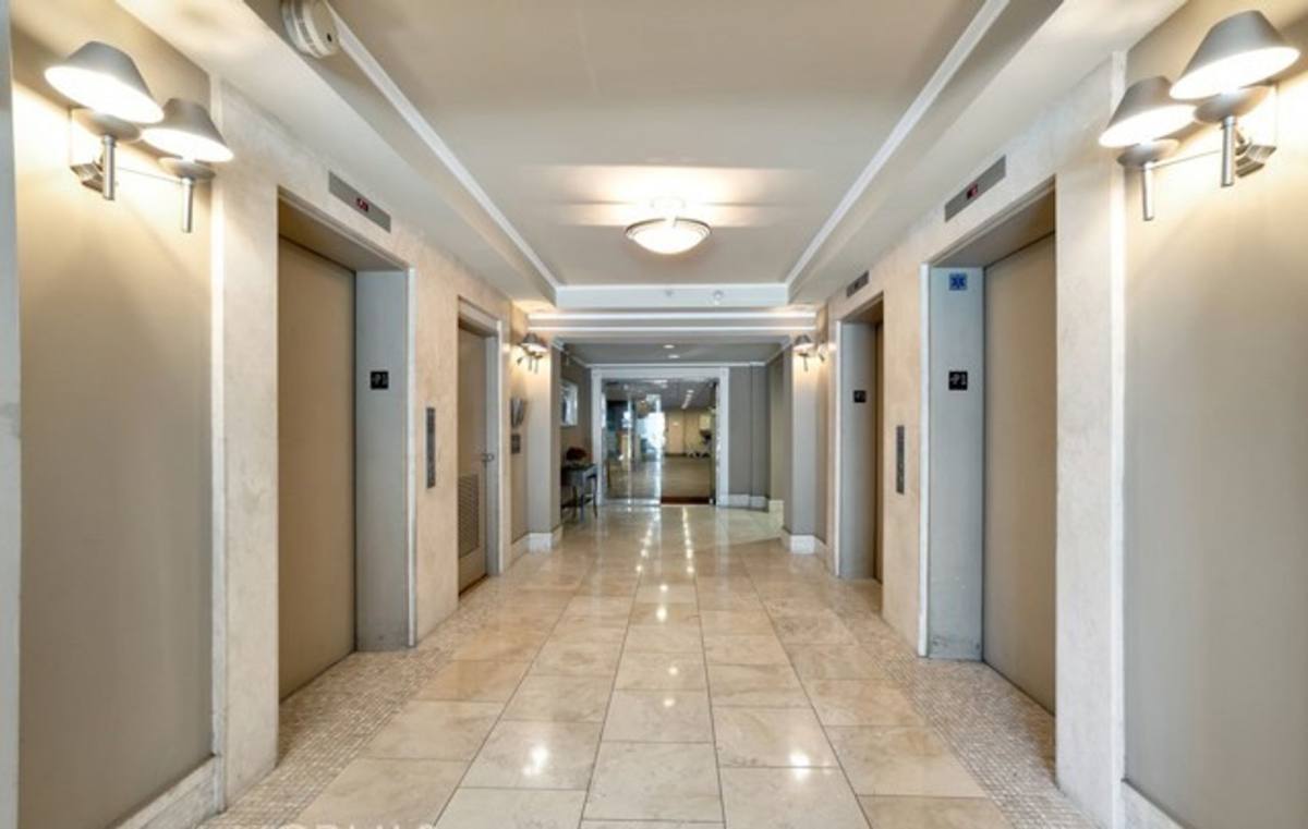 Condo for rent at 620 S Gramercy Place, Los Angeles, CA 90005
