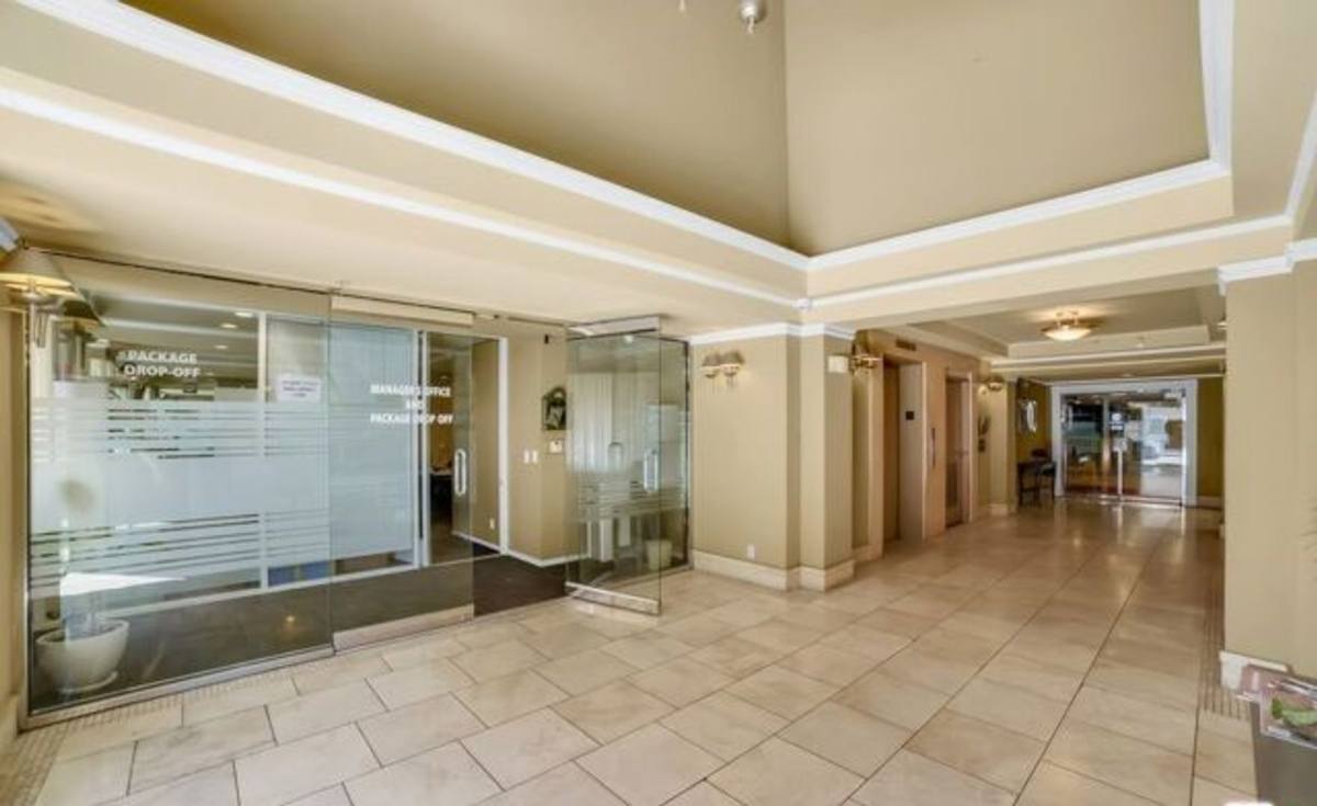 Condo for rent at 620 S Gramercy Place, Los Angeles, CA 90005