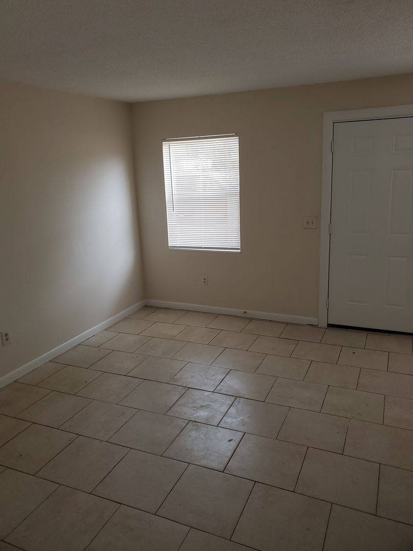 Apartment for rent at 3028 Robert Ave #F, Auburndale, FL 33823