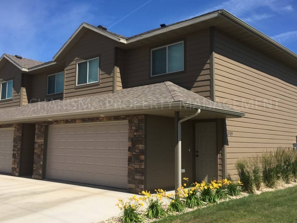 Apartment for rent at 3804 & 3808 N Oklahoma Ave, Sioux Falls, SD 57107