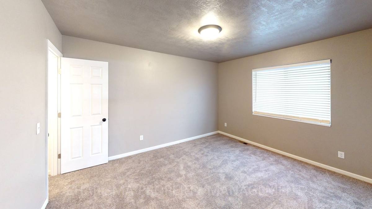 Apartment for rent at 3804 & 3808 N Oklahoma Ave, Sioux Falls, SD 57107