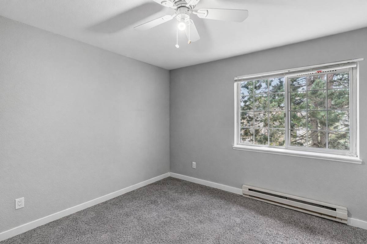 Condo for rent at 215 100th St SW, Everett, WA 98204