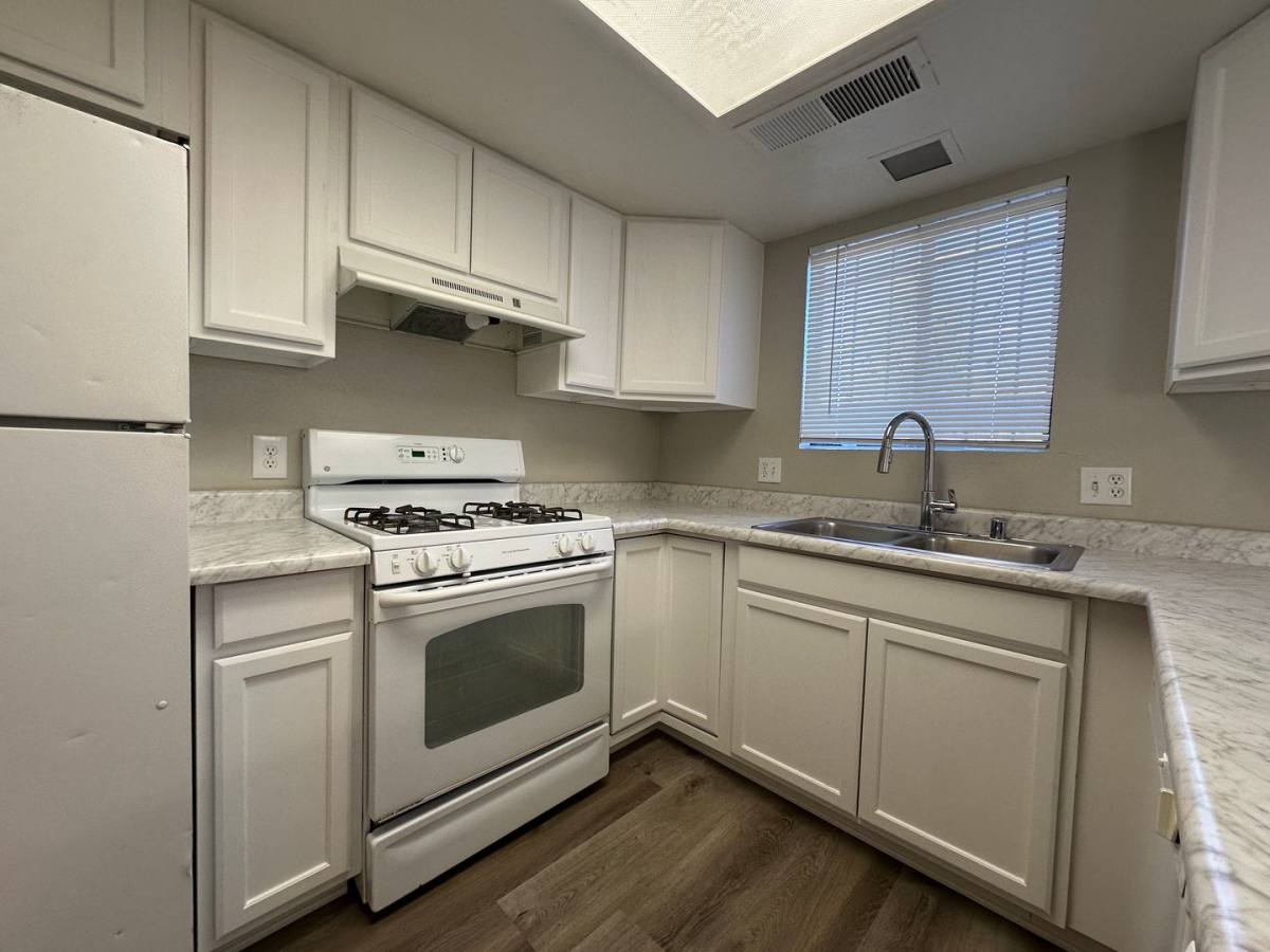 Townhouse for rent at 181 Bel Port Dr, Las Vegas, NV 89110